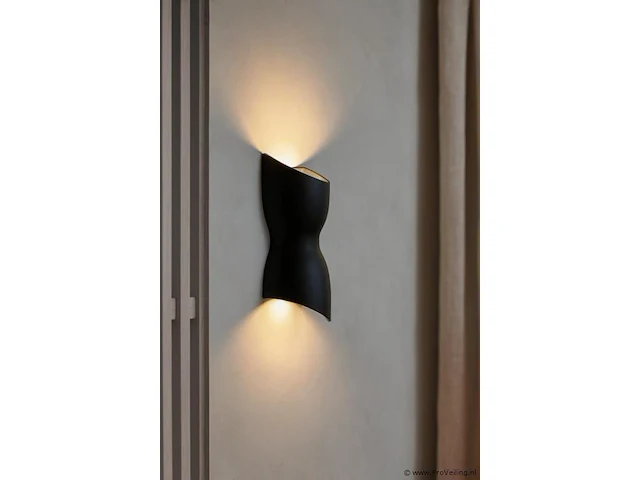 6 x led wandlamp torsvorm – 2 x 5w – 3500k neutraal wit – zwart – ip54 (sw-159) - afbeelding 1 van  4