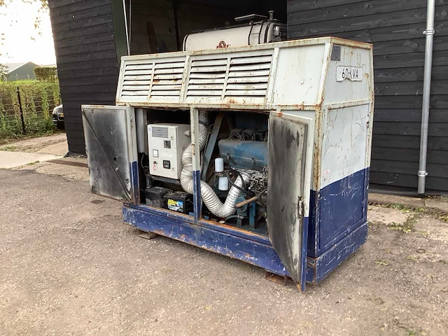 60kva noodstroomaggregaat - afbeelding 1 van  7