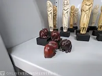 61x replica art, o.a. netsuke - afbeelding 12 van  20