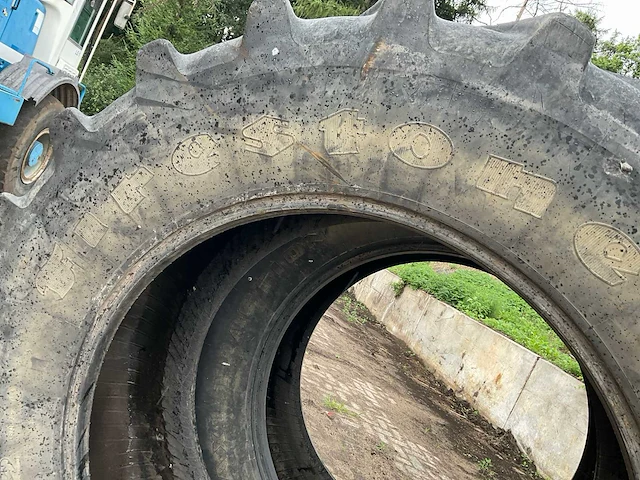 620/70r42 tractor banden (2x) - afbeelding 7 van  8