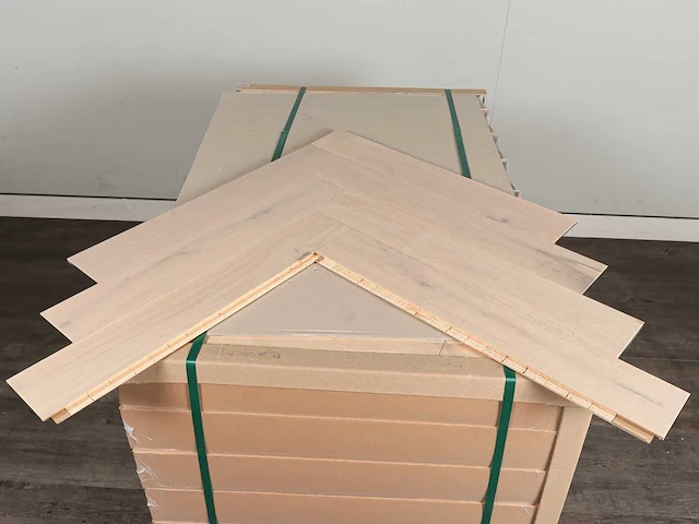 63 m2 parket eiken visgraat mutliplank - 660 x 110 x 14 mm - afbeelding 3 van  4