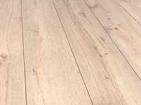 64 m2 laminaat plank - 1383 x 193 x 7 mm - afbeelding 1 van  4