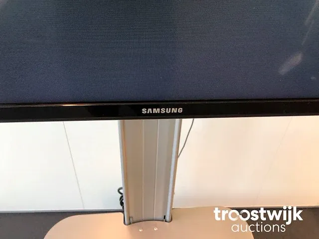 65" color display met verrijdbaar statief - afbeelding 7 van  12