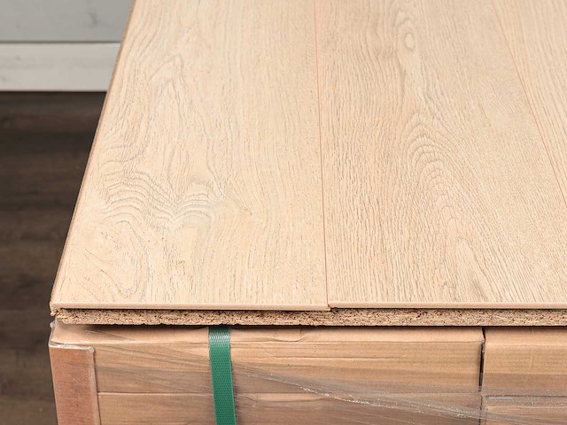 65 m2 laminaat plank - 1383 x 193 x 10 mm - afbeelding 2 van  4