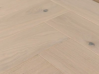 65 m2 parket eiken visgraat - 660 x 110 x 14 mm - afbeelding 1 van  4