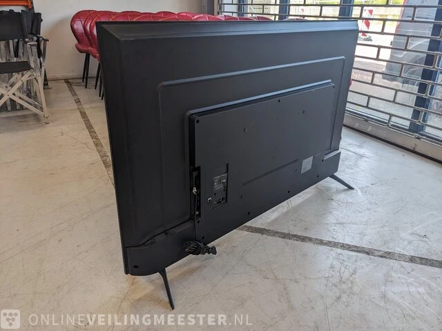 65" televisie met kapotte beeeldscherm samsung , ue65au7040k, bouwjaar 2023 - afbeelding 3 van  7