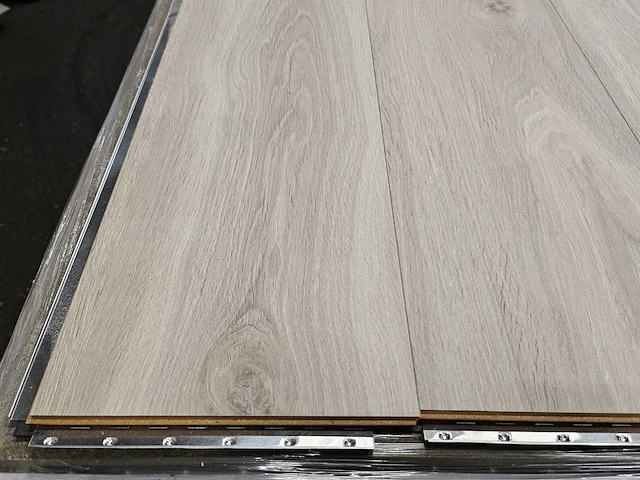 66 m2 laminaat plank - 1207 x 198 x 11 mm - afbeelding 2 van  3