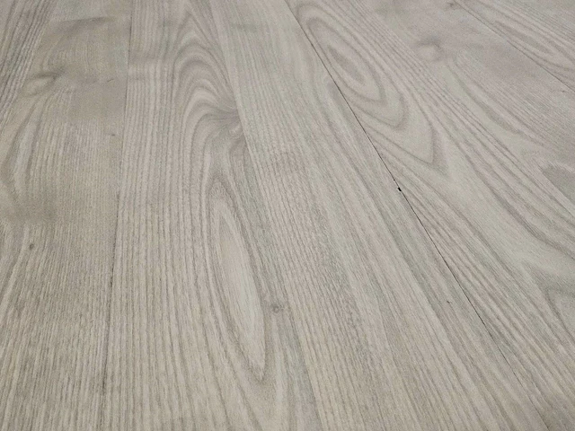 66 m2 laminaat plank - 1207 x 198 x 11 mm - afbeelding 1 van  3