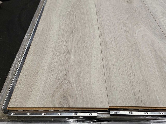 66 m2 laminaat plank - 1207 x 198 x 11 mm - afbeelding 2 van  3