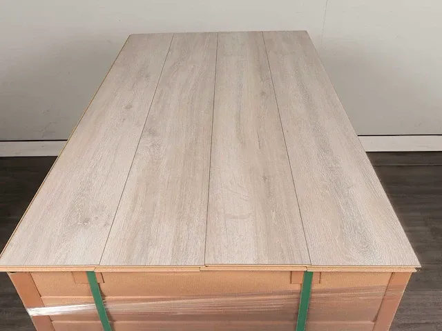 67 m2 krono laminaat - 1285 x 192 x 10 mm - afbeelding 3 van  4