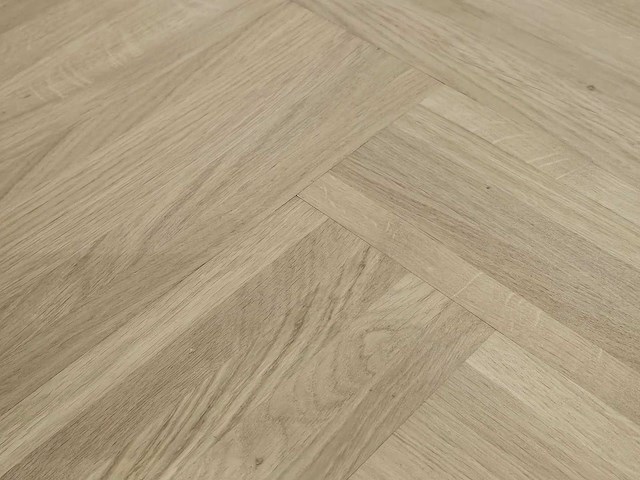 68 m2 parket eiken multiplank visgraat - 360 x 108 x 11 mm - afbeelding 1 van  3