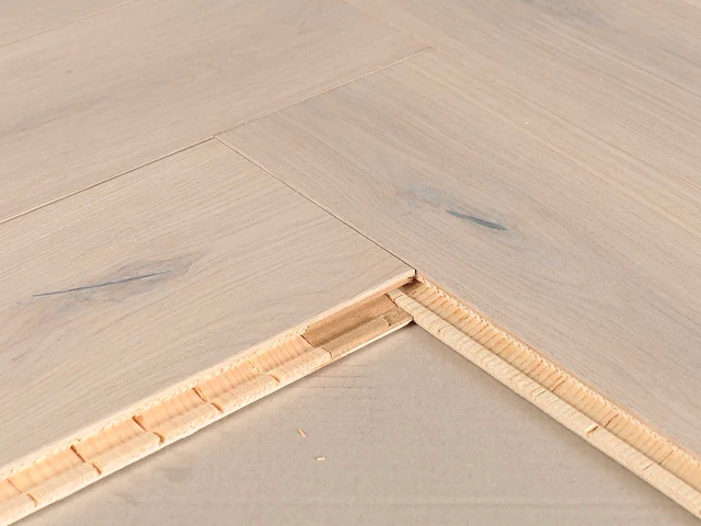 69 m2 parket eiken visgraat mutliplank - 750 x 130 x 14 mm - afbeelding 2 van  4