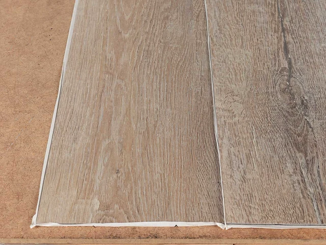 69 m2 pvc zelfklevend stroken - 1219 x 184 x 2,5 mm - afbeelding 2 van  4
