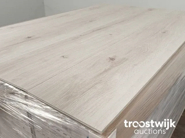 69 m2 spc pvc-click met vilt ondervloer - 1235 x 200 x 7,5 mm - afbeelding 2 van  4