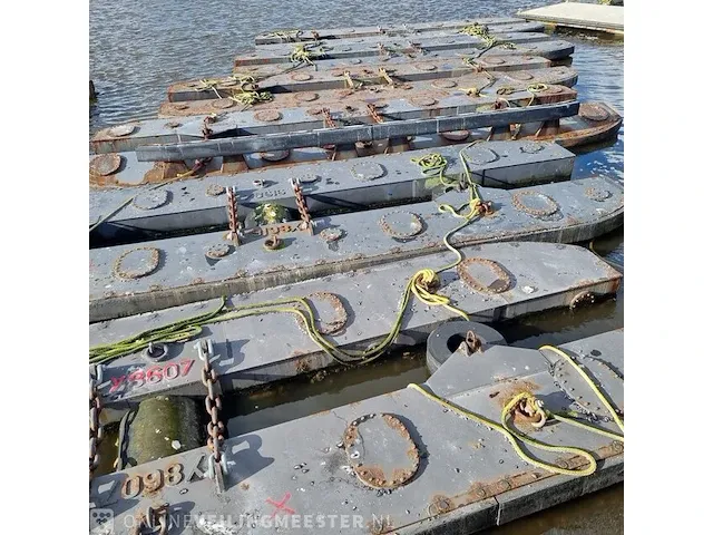 6x aanmeer catamaran/ponton met stootrand - afbeelding 1 van  12