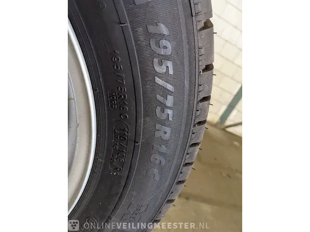 6x band met velg michelin, agilis 195/75 r16c - afbeelding 18 van  19