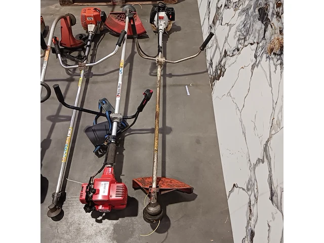 6x bosmaaier, 1x heggenschaar en 1x bladblazer, stihl, dolmar en husqvarna - afbeelding 12 van  34