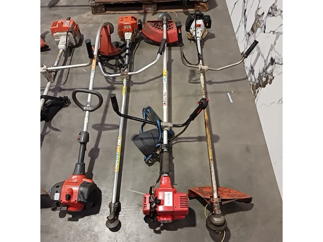 6x bosmaaier, 1x heggenschaar en 1x bladblazer, stihl, dolmar en husqvarna - afbeelding 31 van  34