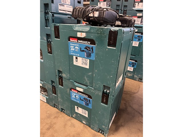 6x bouwgereedschap, 1x 18v accu, 1x lader, m-boxen makita, 2x djv182zj, 2x dhr242zjv, 1x dhs630zj, 1x dga504zj - afbeelding 2 van  5