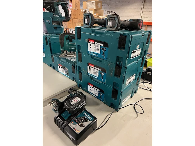 6x bouwgereedschap, 1x 18v accu, 1x lader, m-boxen, makita - afbeelding 10 van  11