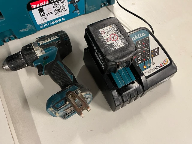 6x bouwgereedschap, 1x 18v accu, 1x lader, m-boxen, makita - afbeelding 9 van  11