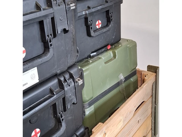 6x centrifuge, 3x blaasvolumemeter en 2x patiënten monitor, o.a diamed-id, verathon - afbeelding 3 van  12
