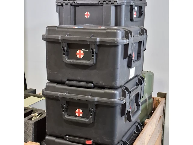 6x centrifuge, 3x blaasvolumemeter en 2x patiënten monitor, o.a diamed-id, verathon - afbeelding 7 van  12