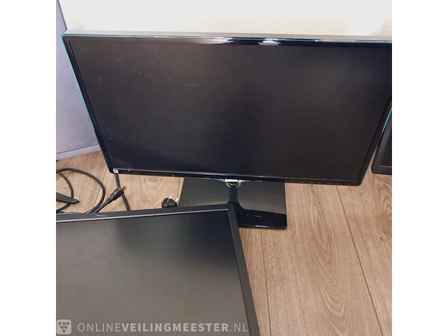 6x diverse monitoren o.a. samsung, iiyama, diverse soorten - afbeelding 4 van  7