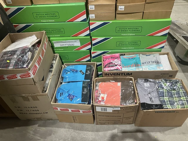 6x dozen kleding - afbeelding 1 van  8