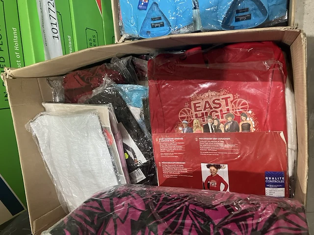 6x dozen kleding - afbeelding 5 van  8
