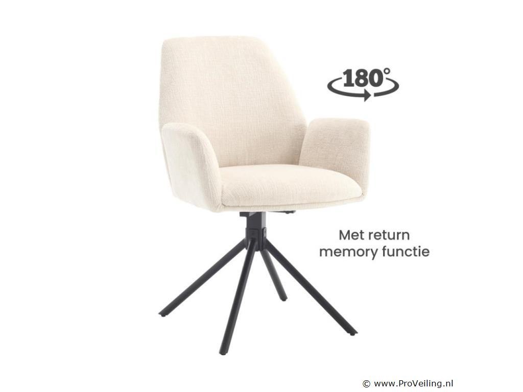 Veiling van diverse soorten eetkamerstoelen & eiken eetkamertafels