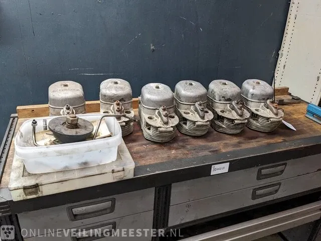 6x gereviseerde cilinderkop deutz, 912 - afbeelding 1 van  6