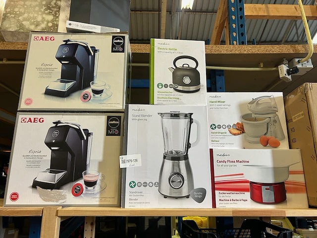 6x huishoudelijke apparaten w.o. koffiemachine w.o. aeg, nedis - afbeelding 1 van  5