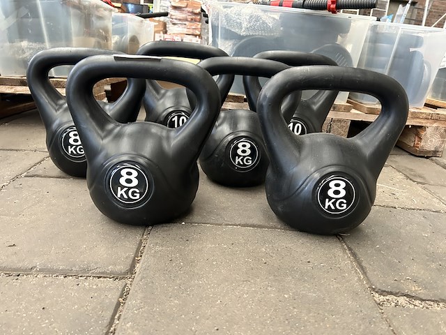 6x kettlebell (2x 10kg, 4x 8kg) - afbeelding 1 van  4