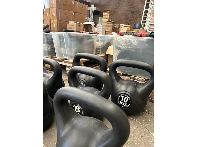 6x kettlebell (2x 10kg, 4x 8kg) - afbeelding 3 van  4