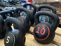 6x kettlebell (2x 15kg, 2x 10kg, 2x 5kg) - afbeelding 2 van  3