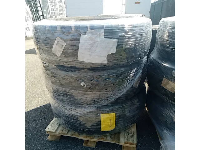 6x vrachtwagenband, michelin, xha - afbeelding 2 van  9