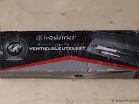 7 industries ventiel set in opbergkist - afbeelding 1 van  3