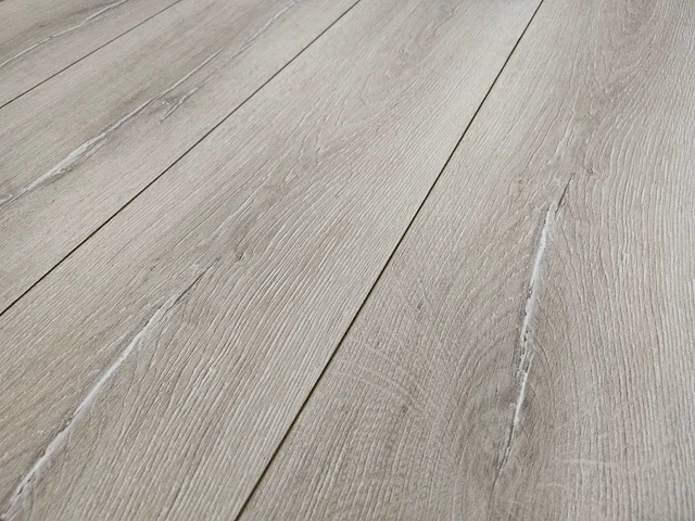7 m2 laminaat plank - 1200 x 191 x 8 mm - afbeelding 1 van  3