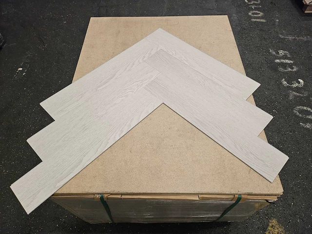 7 m2 pvc spc click visgraat - 750 x 150 x 5 mm - afbeelding 3 van  3