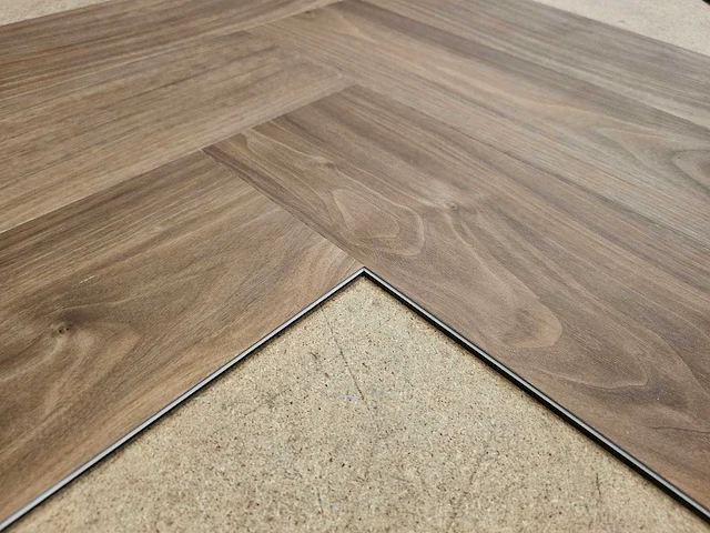 7 m2 pvc spc click visgraat - 750 x 150 x 6 mm - afbeelding 2 van  3