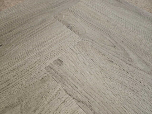 7 m2 pvc spc click visgraat - 750 x 150 x 6 mm - afbeelding 1 van  3
