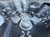 7 persoons jacuzzi en buitenspa - afbeelding 10 van  24