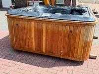 7 persoons jacuzzi en buitenspa - afbeelding 14 van  24