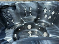 7 persoons jacuzzi en buitenspa - afbeelding 18 van  24
