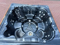 7 persoons jacuzzi en buitenspa - afbeelding 20 van  24