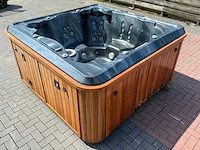 7 persoons jacuzzi en buitenspa - afbeelding 24 van  24
