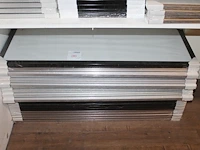 7 zwarte en 14 aluminiumkleurige fotolijsten 35 x 100 cm. - afbeelding 1 van  1