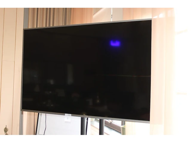 70 inch smart tv philips 70pus7555/12 met afstandsbediening. let op: exclusief standaard. - afbeelding 1 van  3