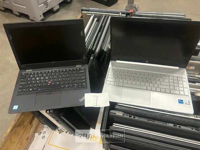 ± 70 laptops mix, niet getest op werking, kan incompleet zijn of scherm beschadigd - afbeelding 2 van  4